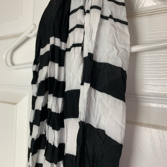 Lane Bryant scarf black and white contrast - Picture 2 of 6